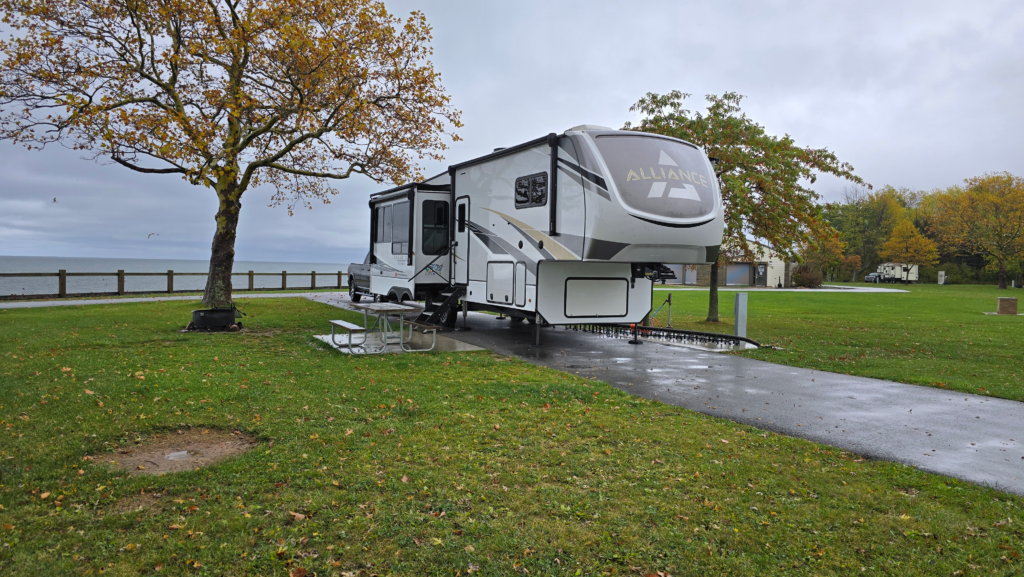 Lake Erie RV trip with fifth wheel camping near Wine Country during wind and stormy weather